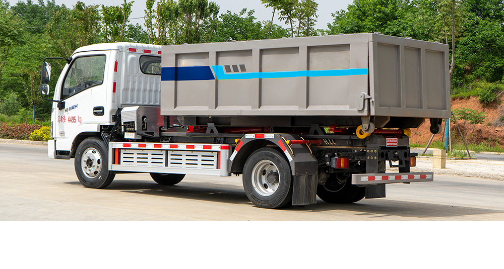 上汽跃进纯电车厢可卸式垃圾车