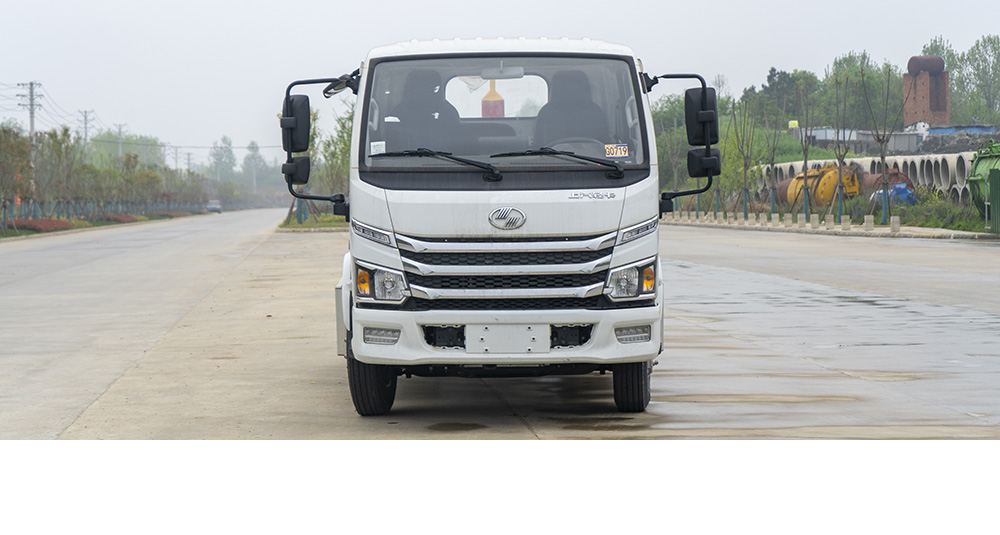 上汽跃进纯电车厢可卸式垃圾车