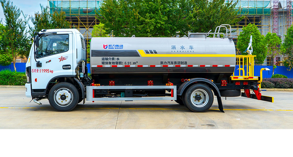 东风大多利卡洒水车