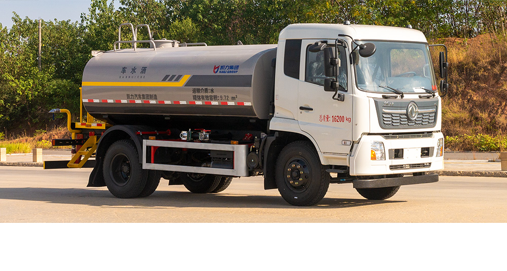 东风天锦洒水车