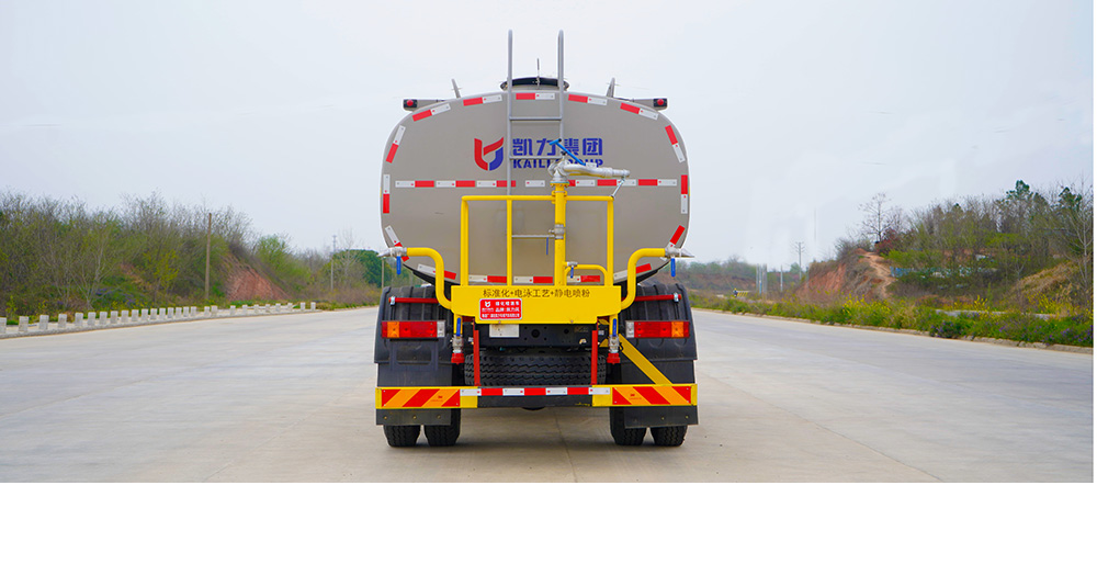 陕汽德龙L3000洒水车