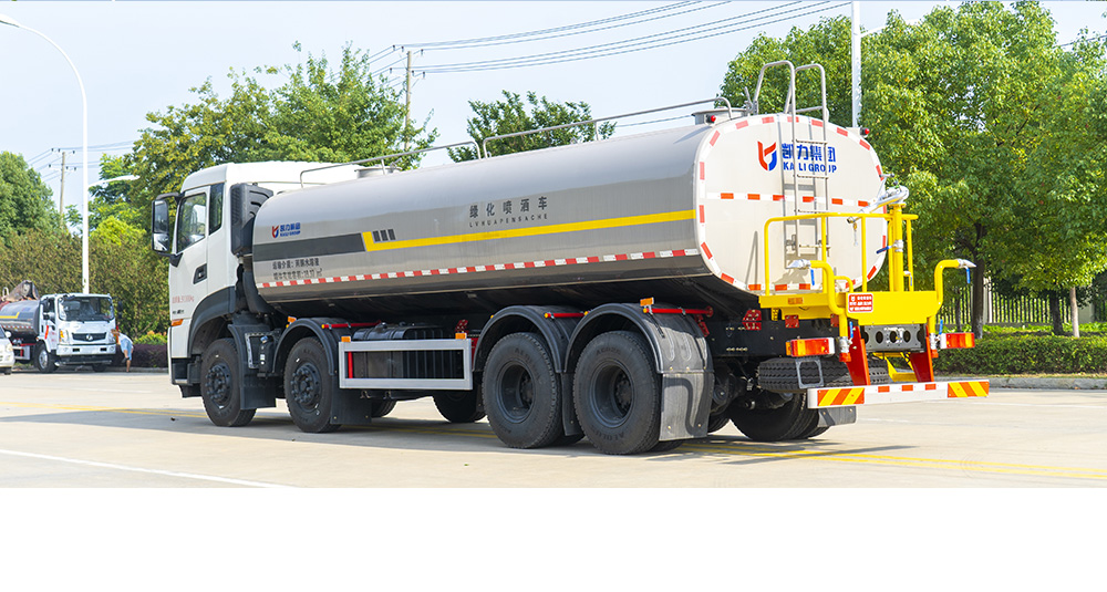 天龙前四后八洒水车