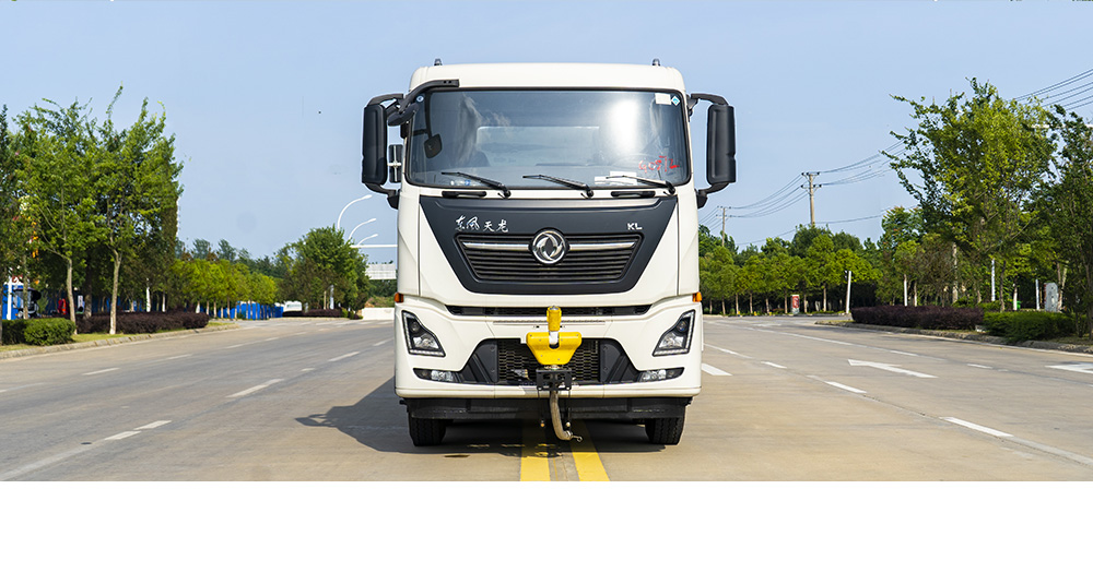 天龙前四后八洒水车