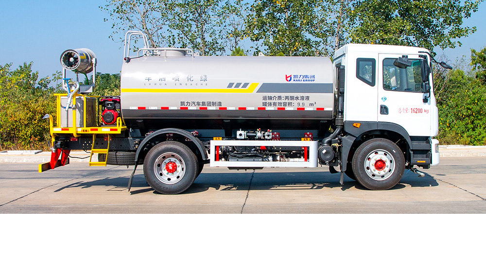 东风D9绿化喷洒车