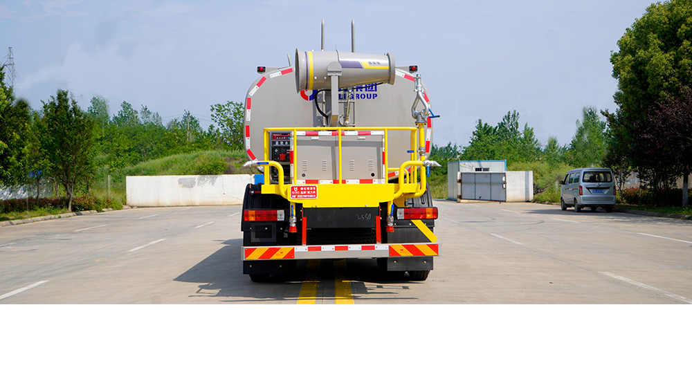 柳汽前四后八绿化喷洒车