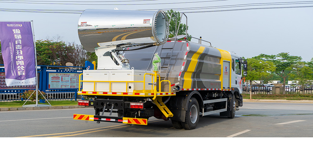 东风D9多功能抑尘车