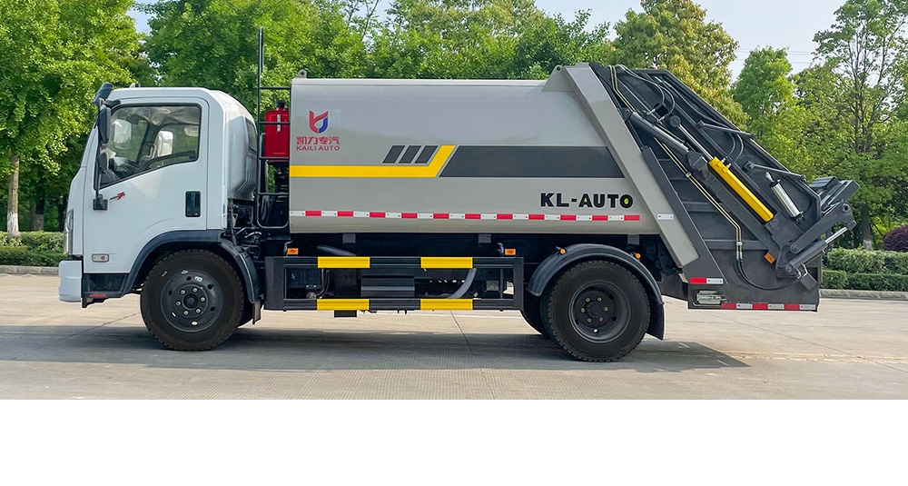 东风大福瑞卡压缩式垃圾车