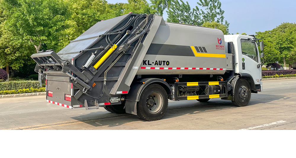 东风大福瑞卡压缩式垃圾车