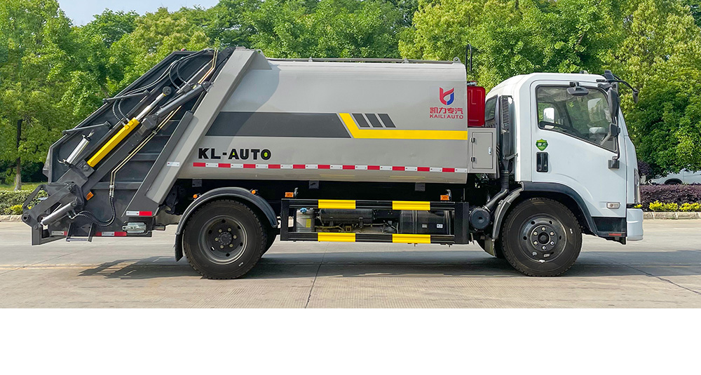 东风大福瑞卡压缩式垃圾车