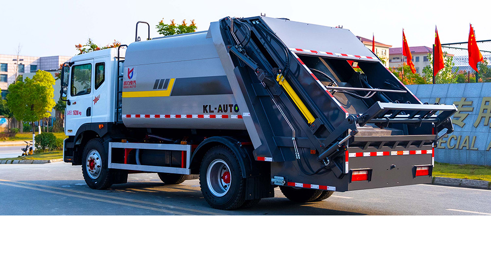 东风D9压缩式垃圾车