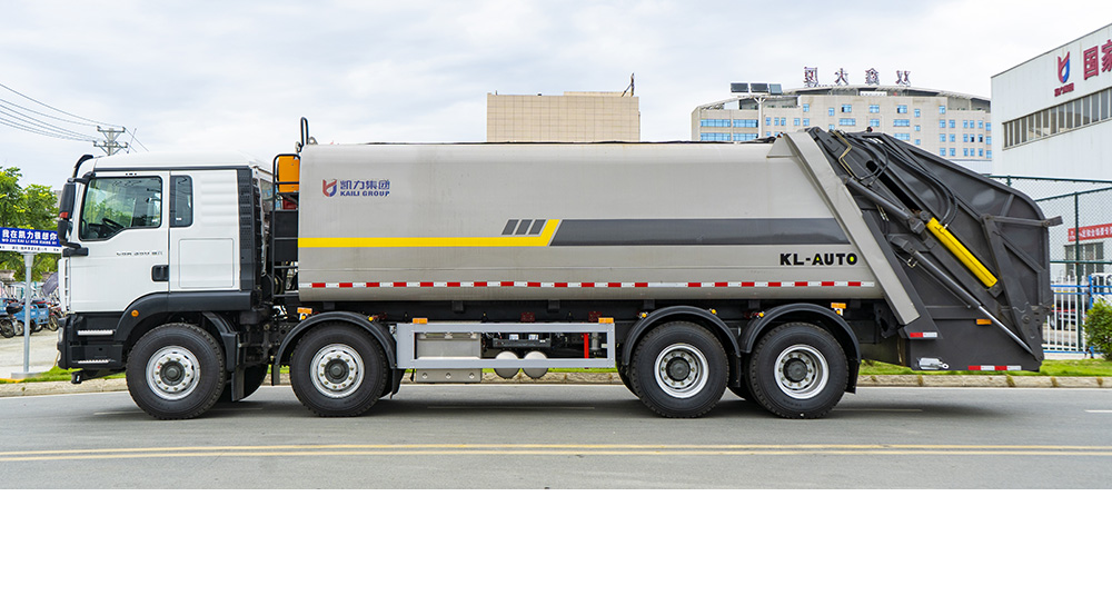 重汽前四后八压缩式垃圾车