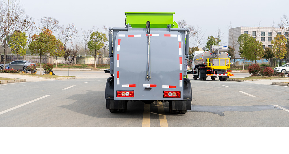 福田小卡之星3餐厨式垃圾车