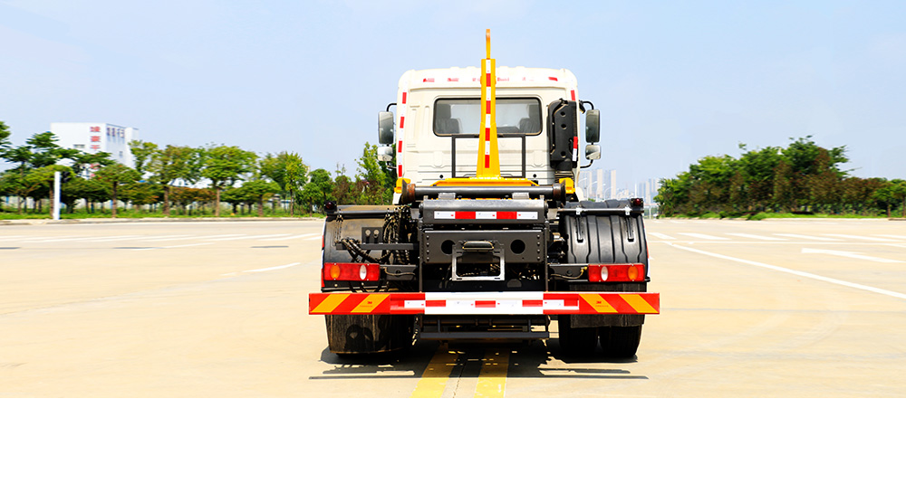 东风天锦车厢可卸式垃圾车