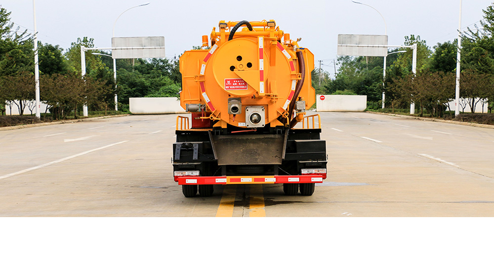 东风小多利卡清洗吸污车（方罐）