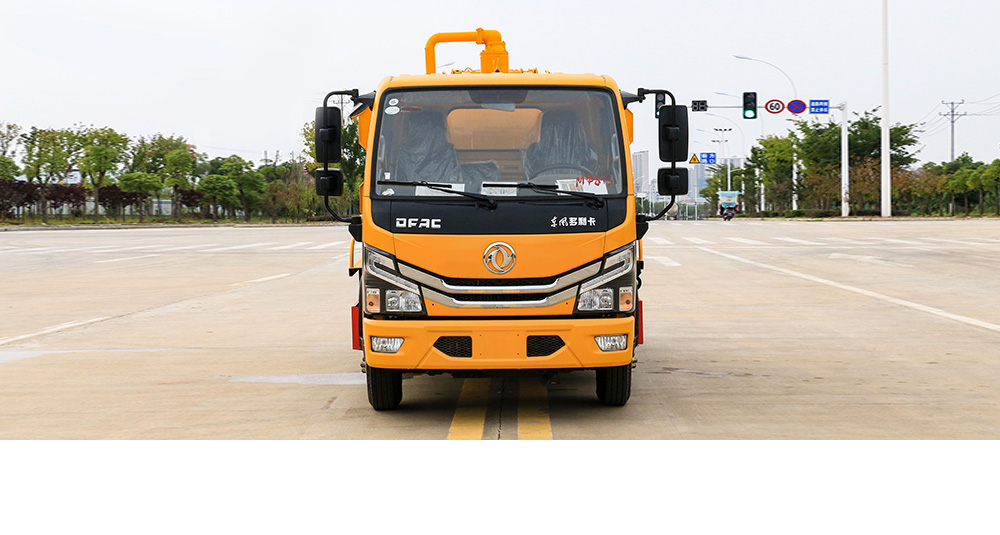 东风小多利卡清洗吸污车（方罐）