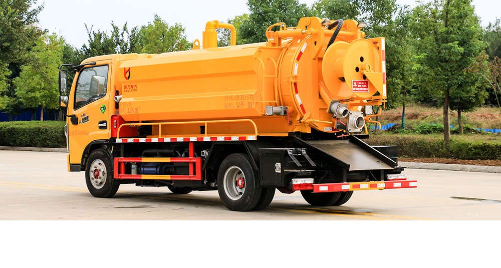 东风小多利卡清洗吸污车（方罐）