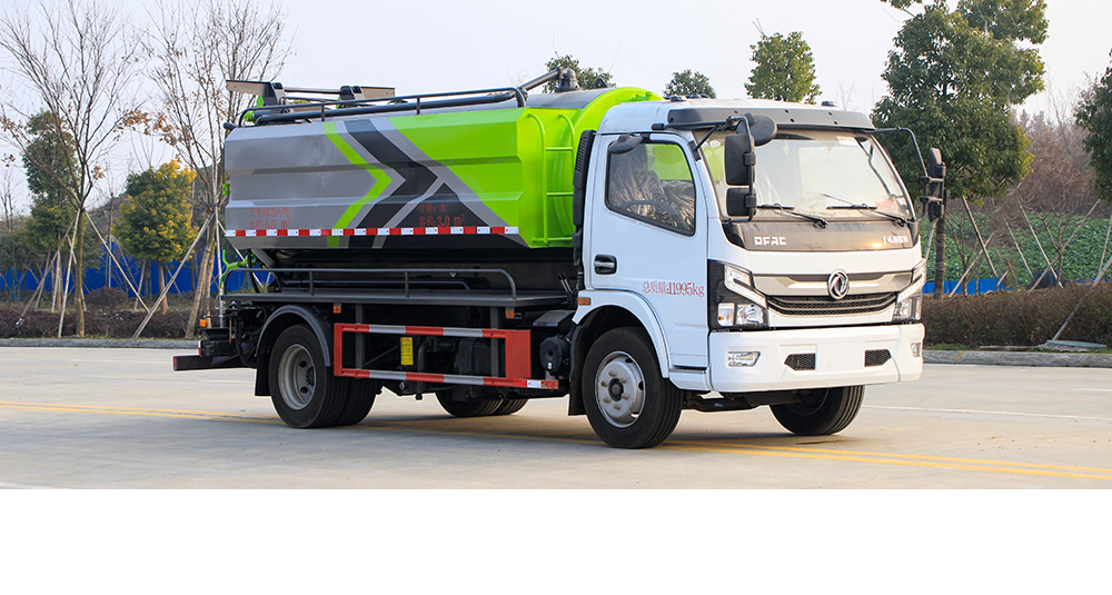 东风大多利卡清洗吸污车（方罐）