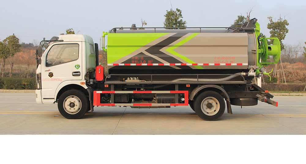 东风大多利卡清洗吸污车（方罐）