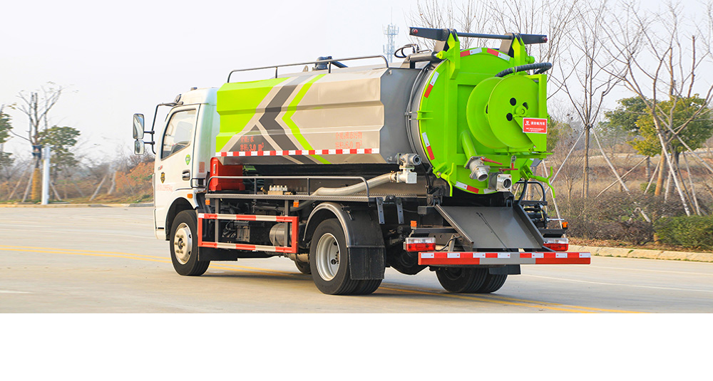 东风大多利卡清洗吸污车（方罐）