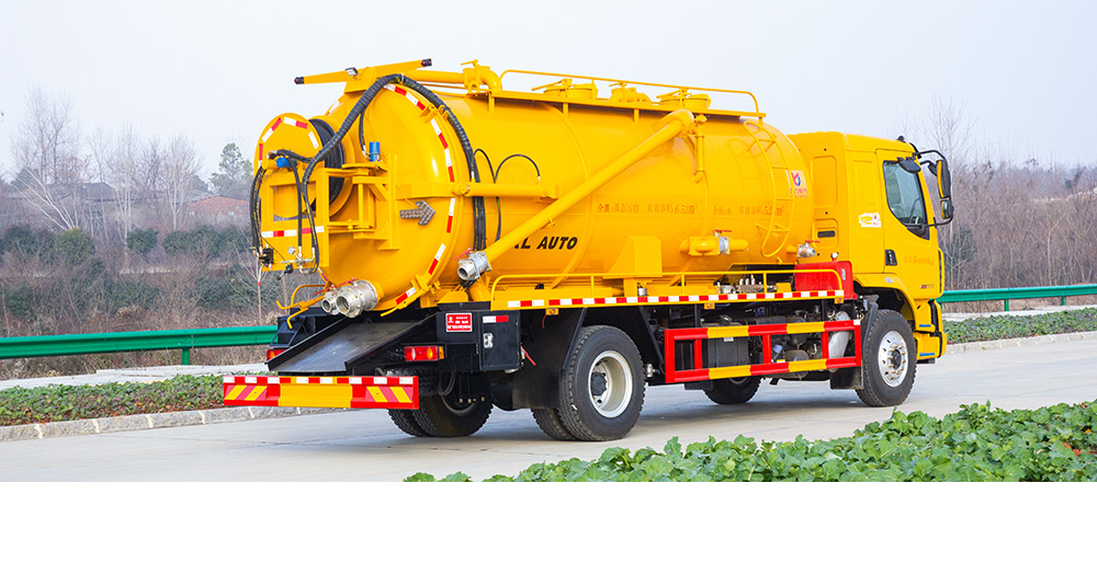 柳汽乘龙清洗吸污车