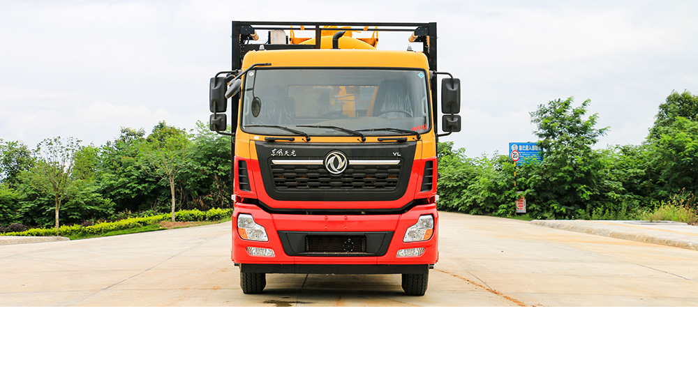 东风天龙清洗吸污车