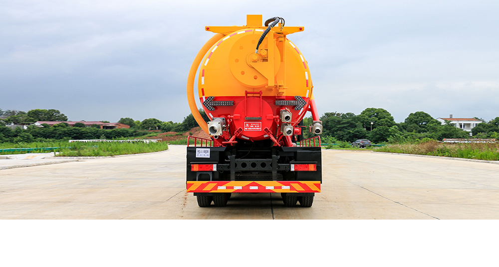 东风天龙清洗吸污车