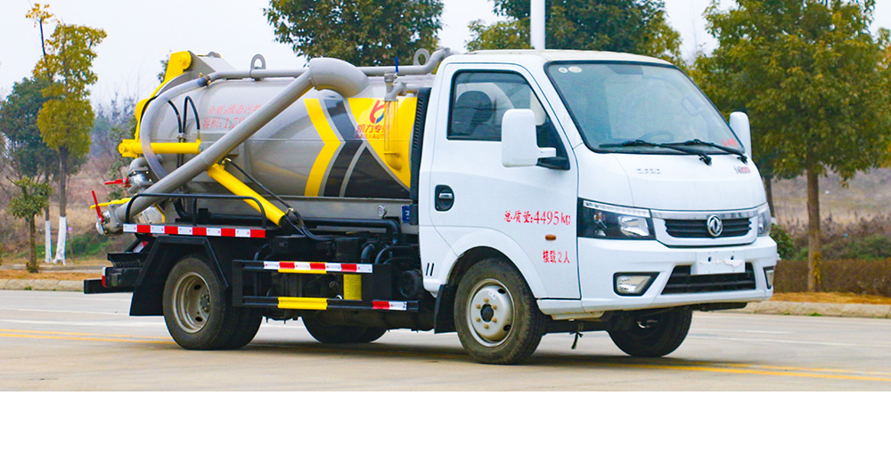 东风途逸吸污车