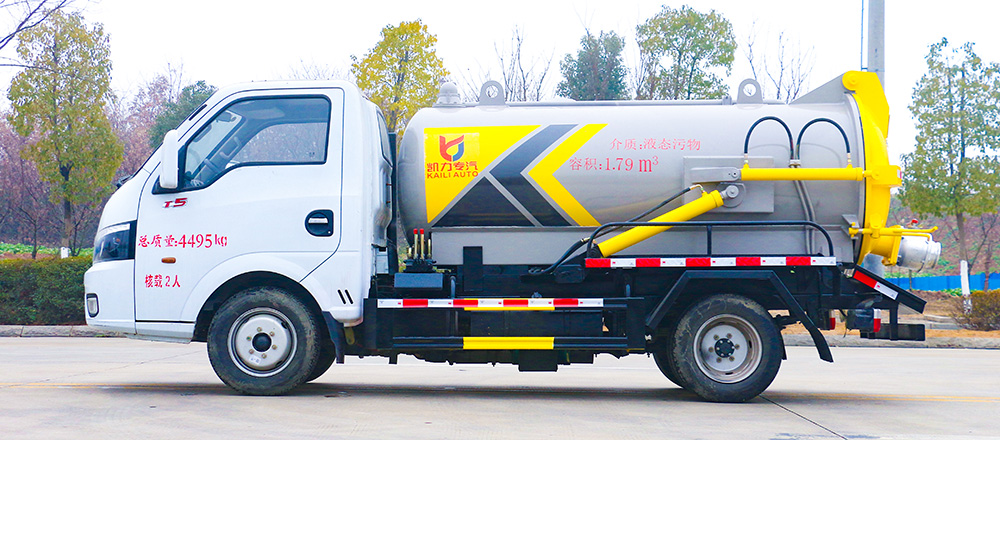 东风途逸吸污车