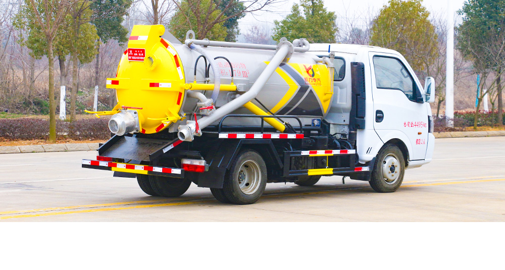 东风途逸吸污车