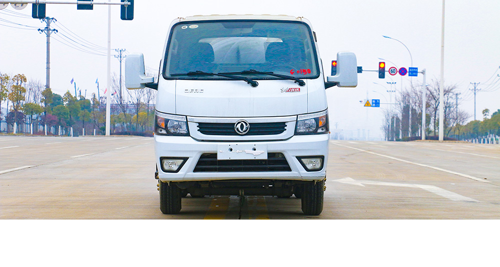 东风途逸吸污车