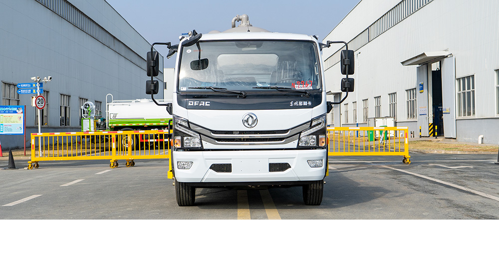 东风大多利卡吸污车