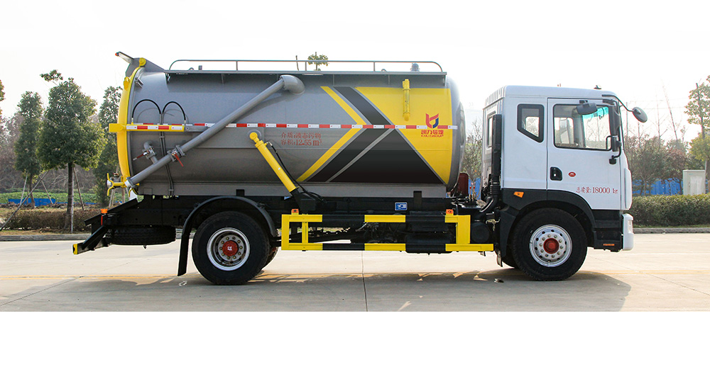 东风D9吸污车