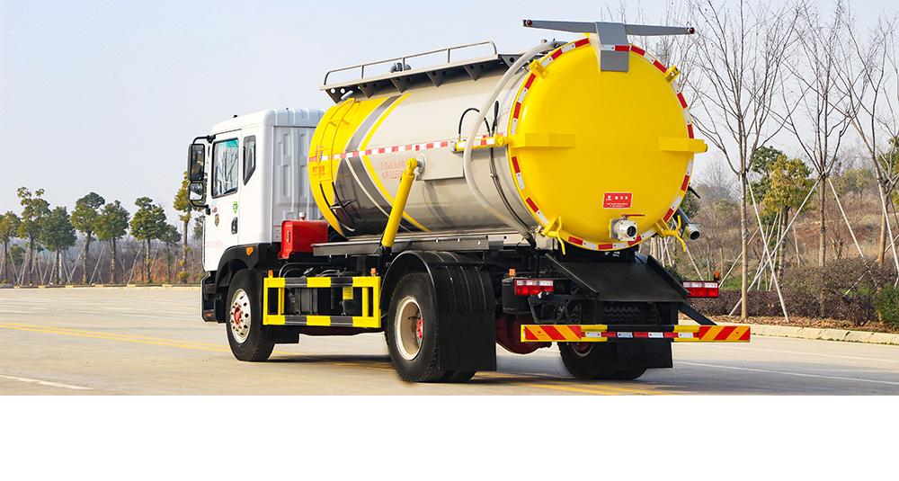 东风D9吸污车