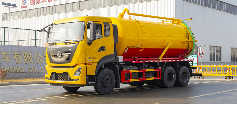 东风天龙后八轮吸污车