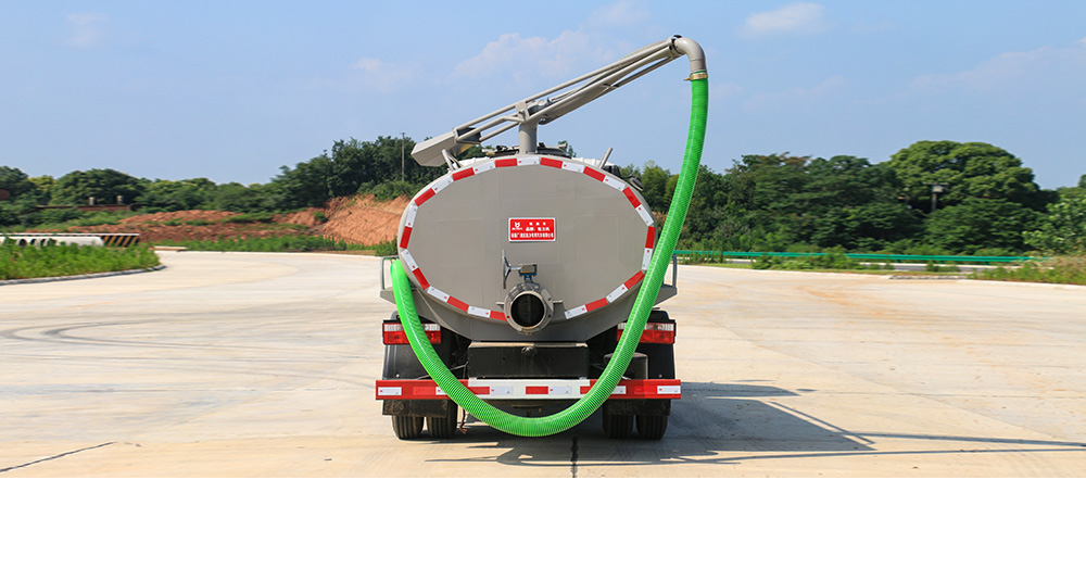 东风小多利卡吸粪车