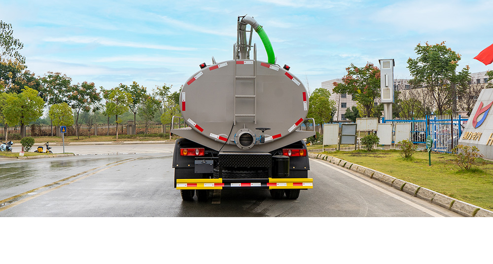 东风华神T3吸粪车