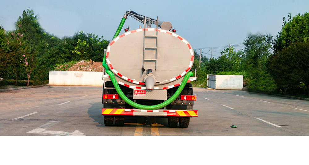 东风天锦吸粪车