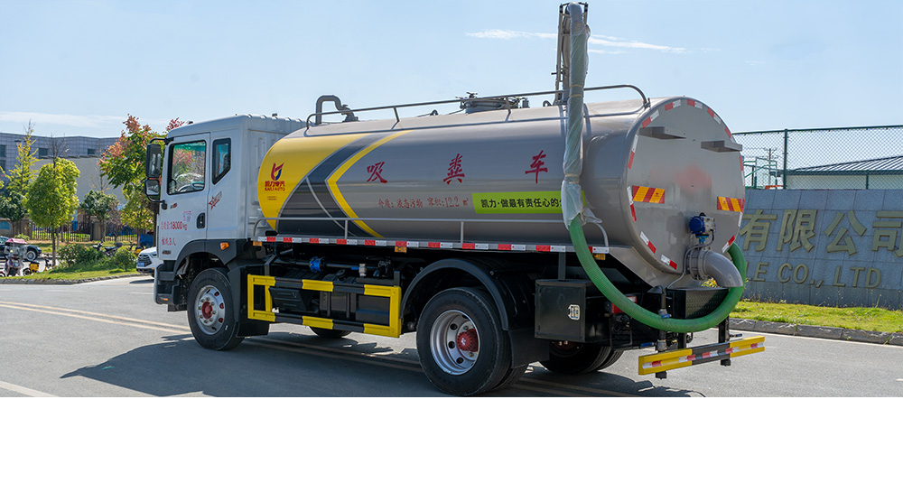 东风D9吸粪车