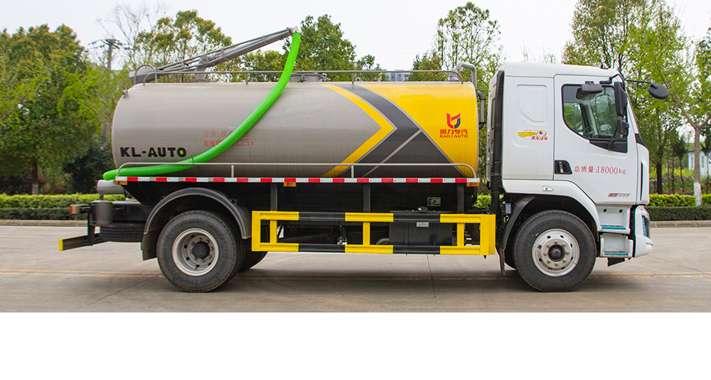 东风柳汽M3吸粪车