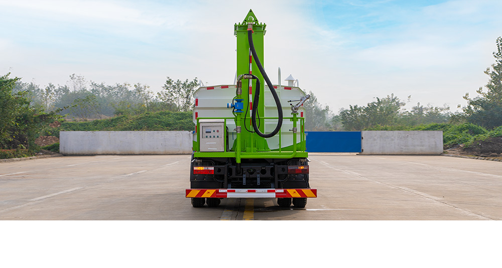 东风多利卡D9铁路抑尘（方罐）