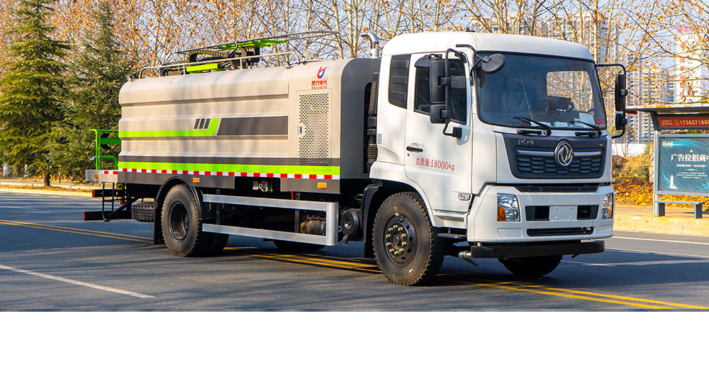 东风天锦光伏清洗车