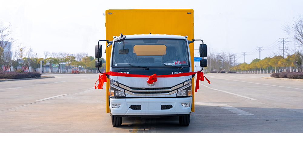 紫外光固化管道修复车