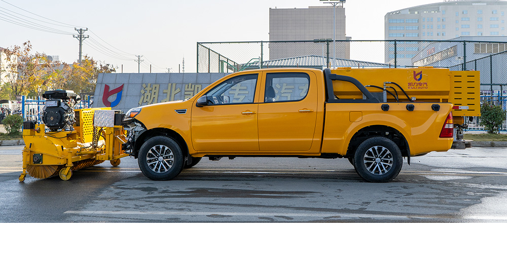 福田四驱除雪车