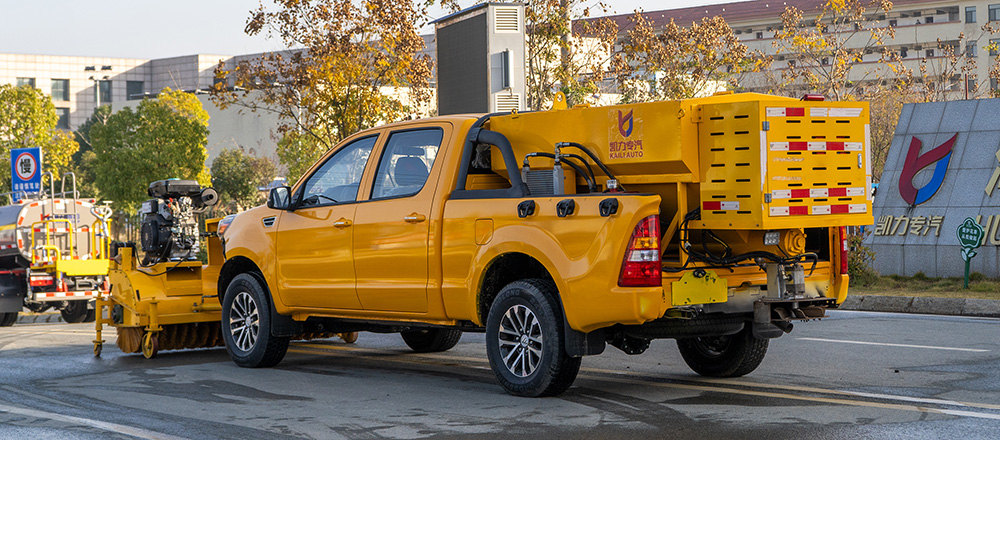 福田四驱除雪车