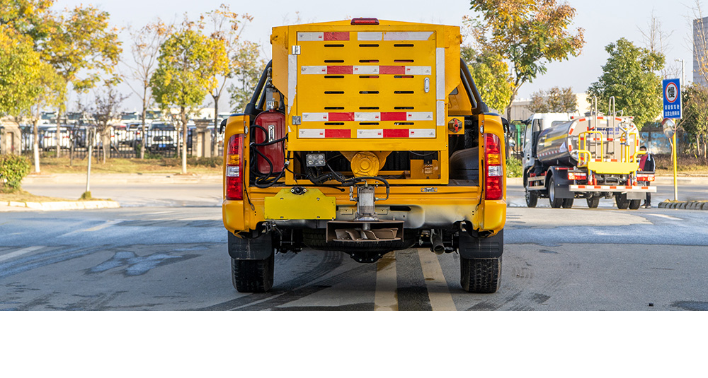 福田四驱除雪车