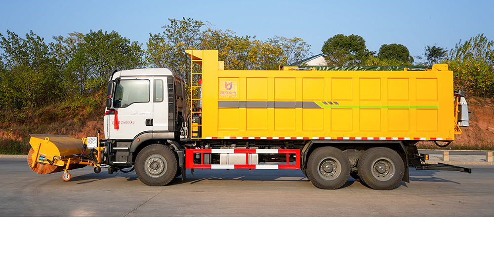 重汽后双桥除雪车