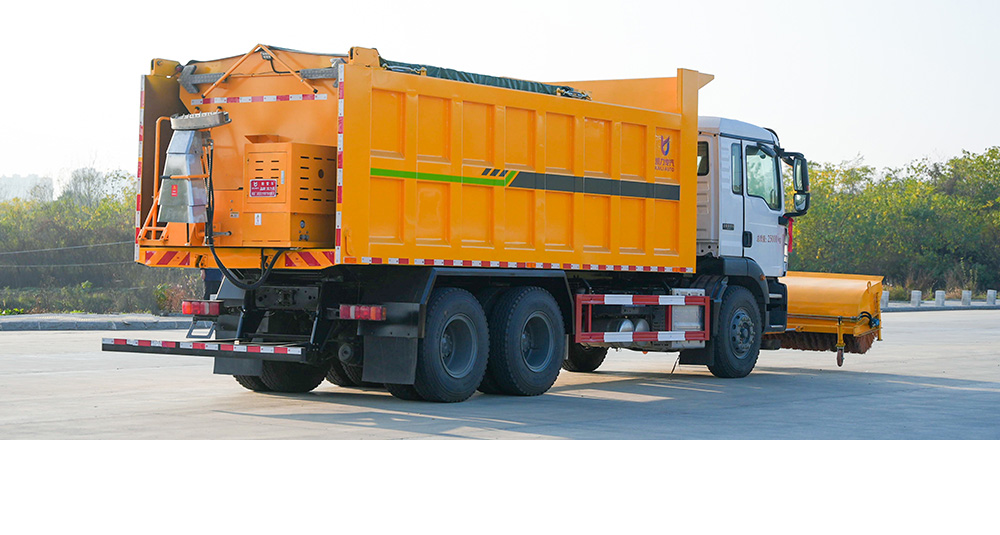 重汽后双桥除雪车