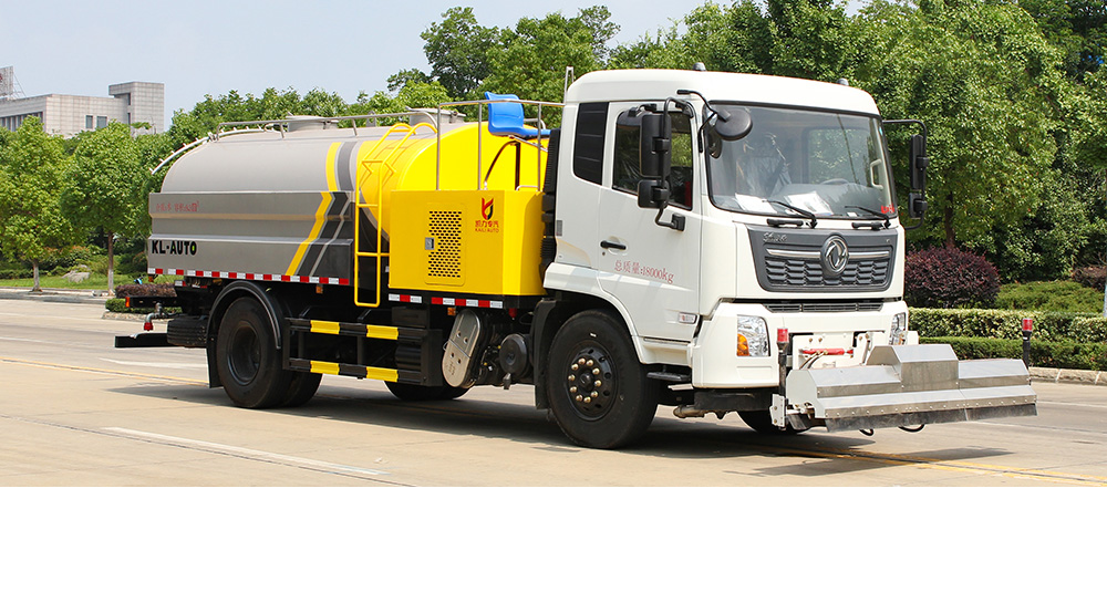 天锦路面养护车