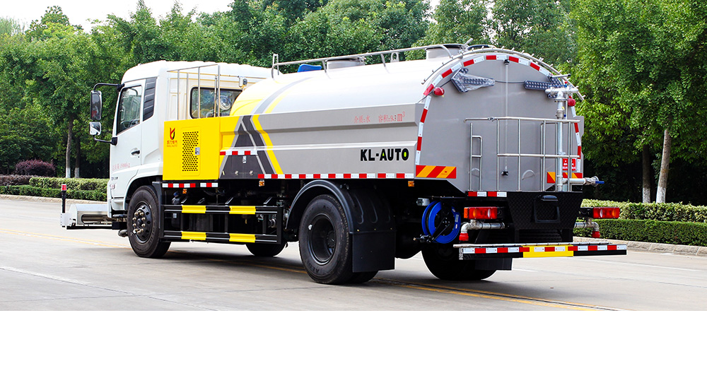 天锦路面养护车