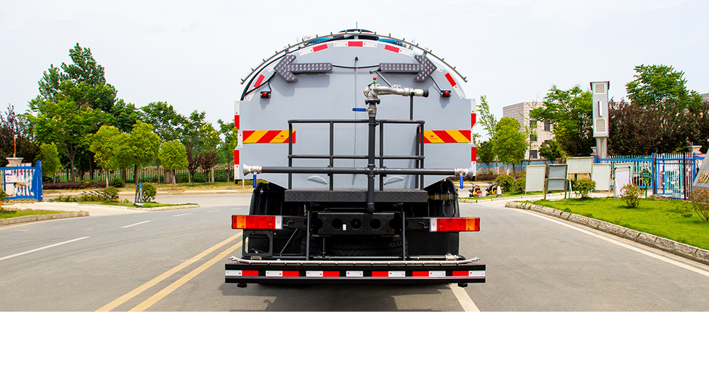 天龙路面养护车